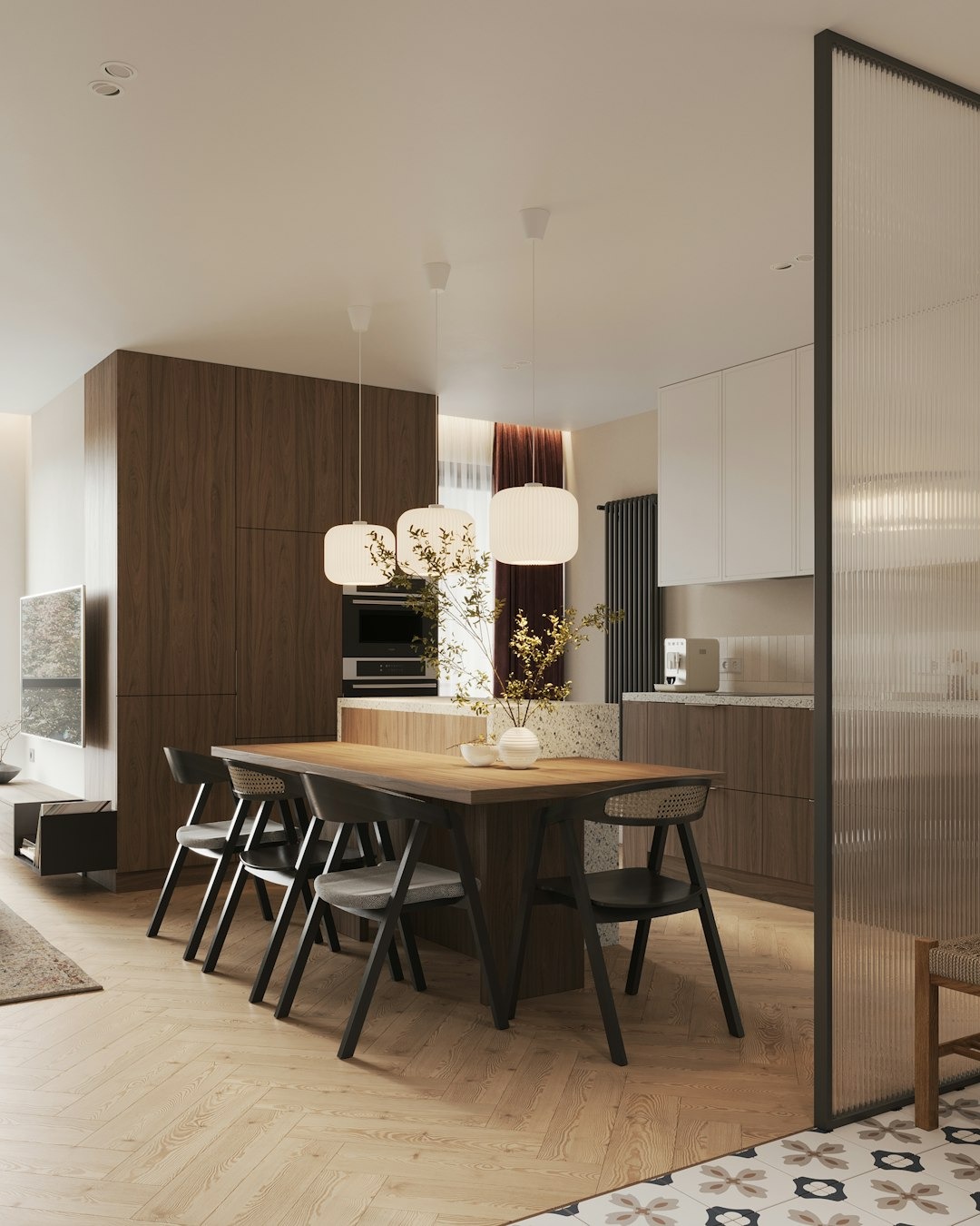 Strak ingerichte eetkamer met houten eettafel en open keuken in een exclusieve woning